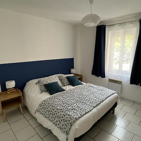 Bel Appartement 2 Chambres Au Coeur Du Village Eyragues Exterior photo